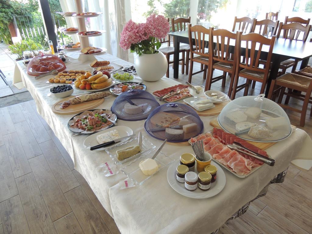 Da Fabiana Bed & Breakfast Bossolasco Exterior photo